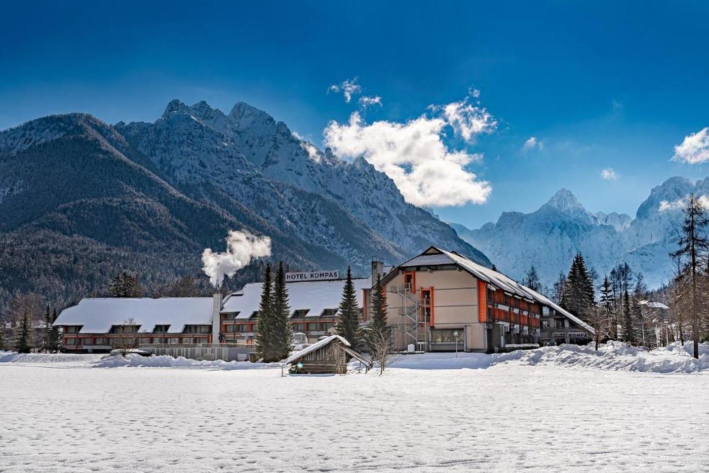 1. Hotel Kompas (se skipasem)