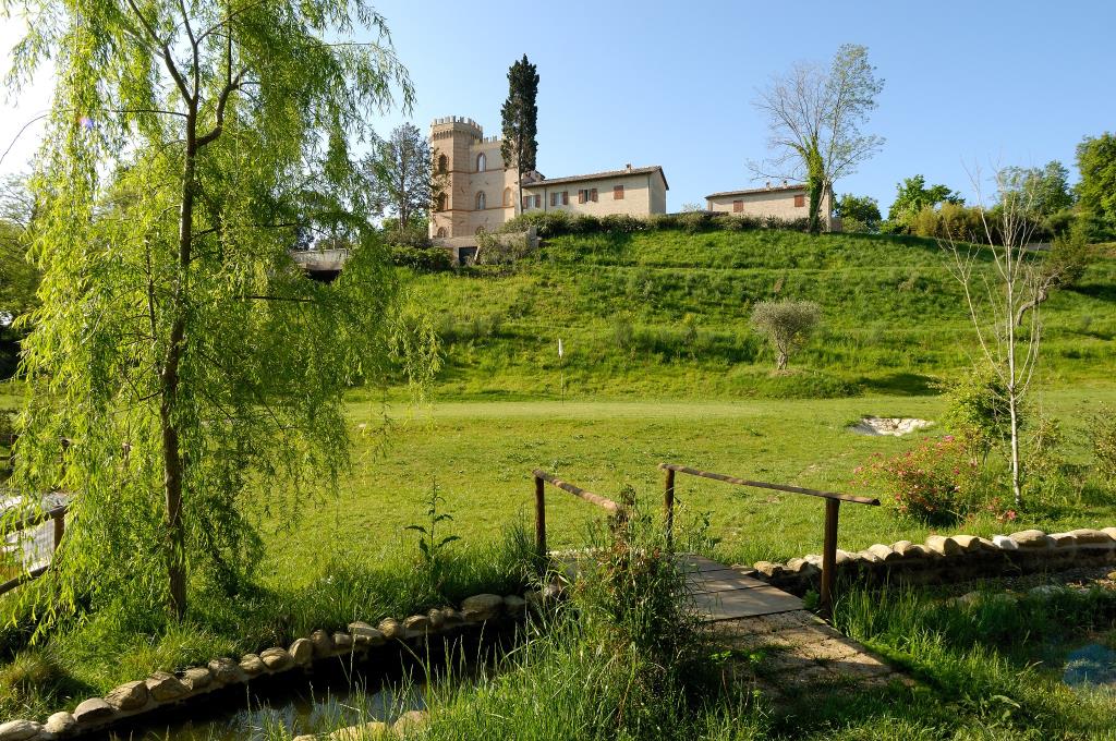 Castello di Montegiove Country House***