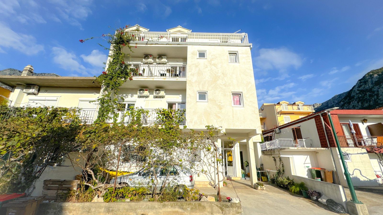 1. Vila Mirko