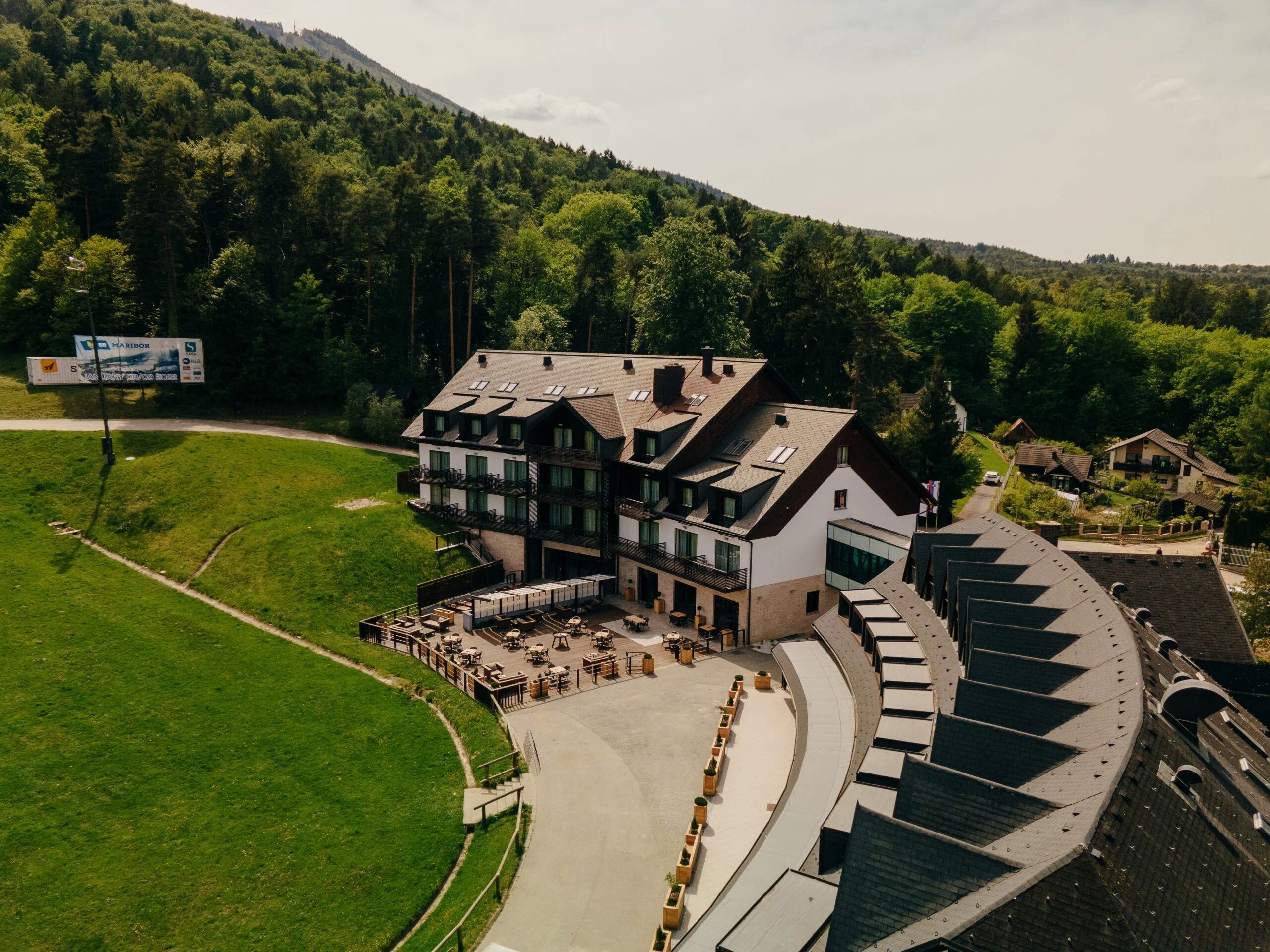 1. Hotel Arena