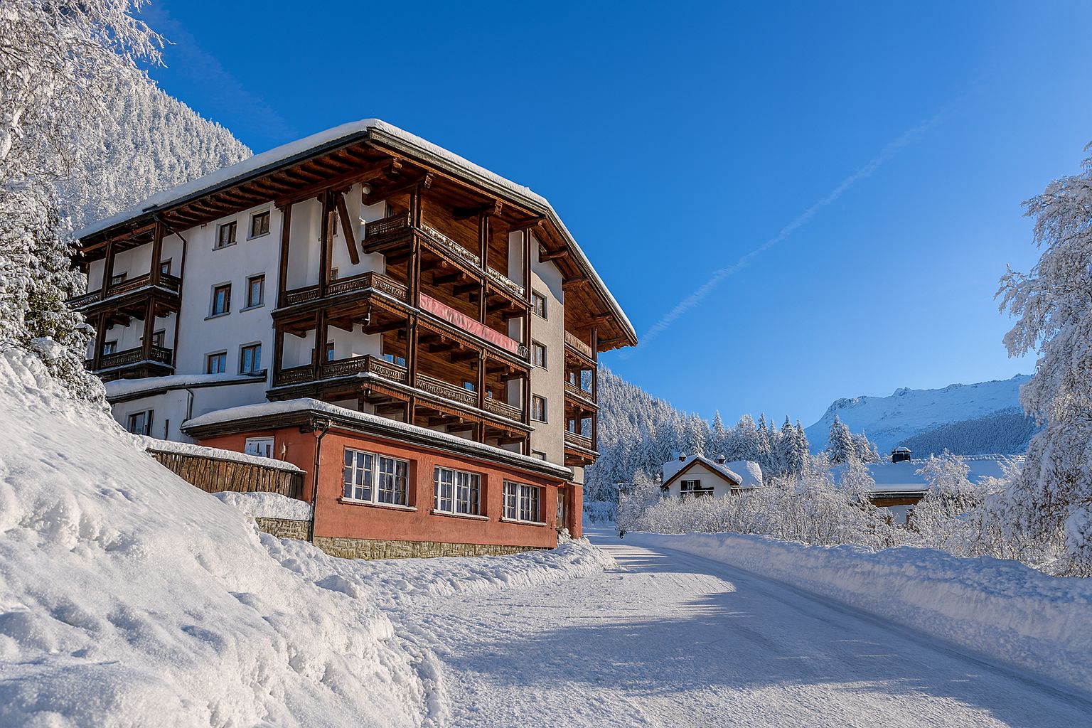 1. Hotel Tia Apart