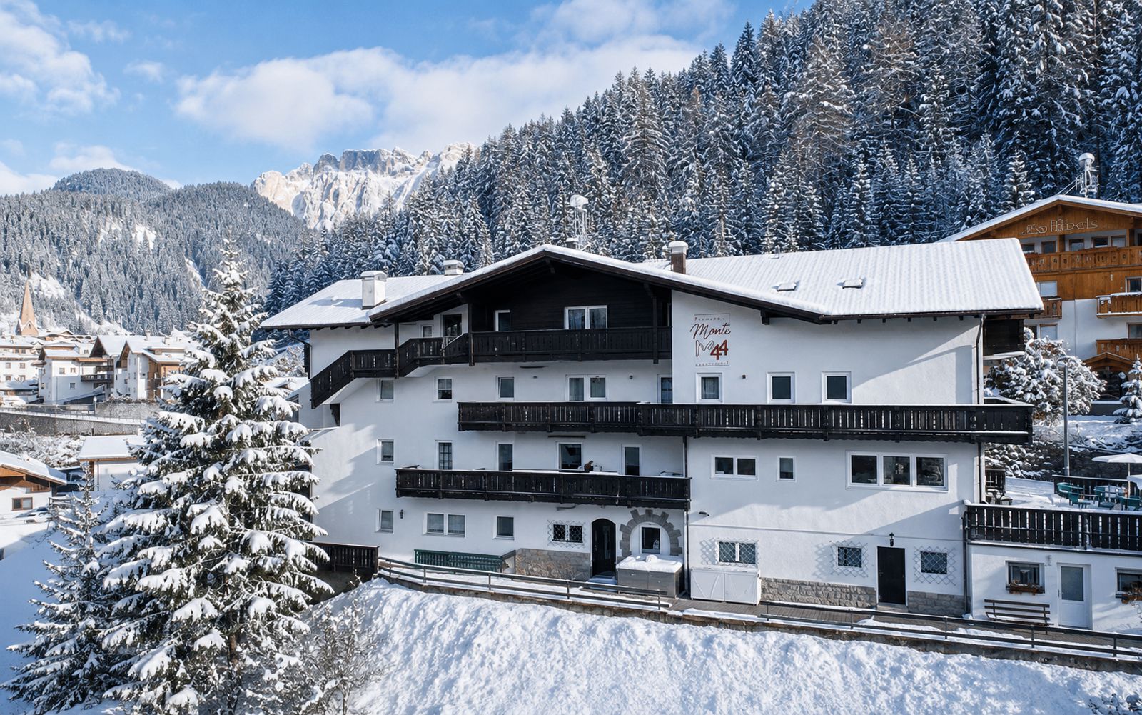 1. Hotel Monte 44