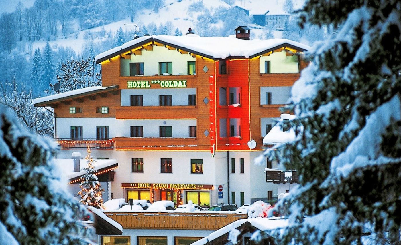 1. 5denní zájezd (denní přejezd) s dopravou, polopenzí a skipasem v ceně – hotel Coldai