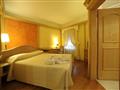 7. Hotel Ancora - Predazzo (snídaně)****