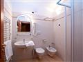 Dvoulůžkový pokoj se dvěma přistýlkami - koupelna