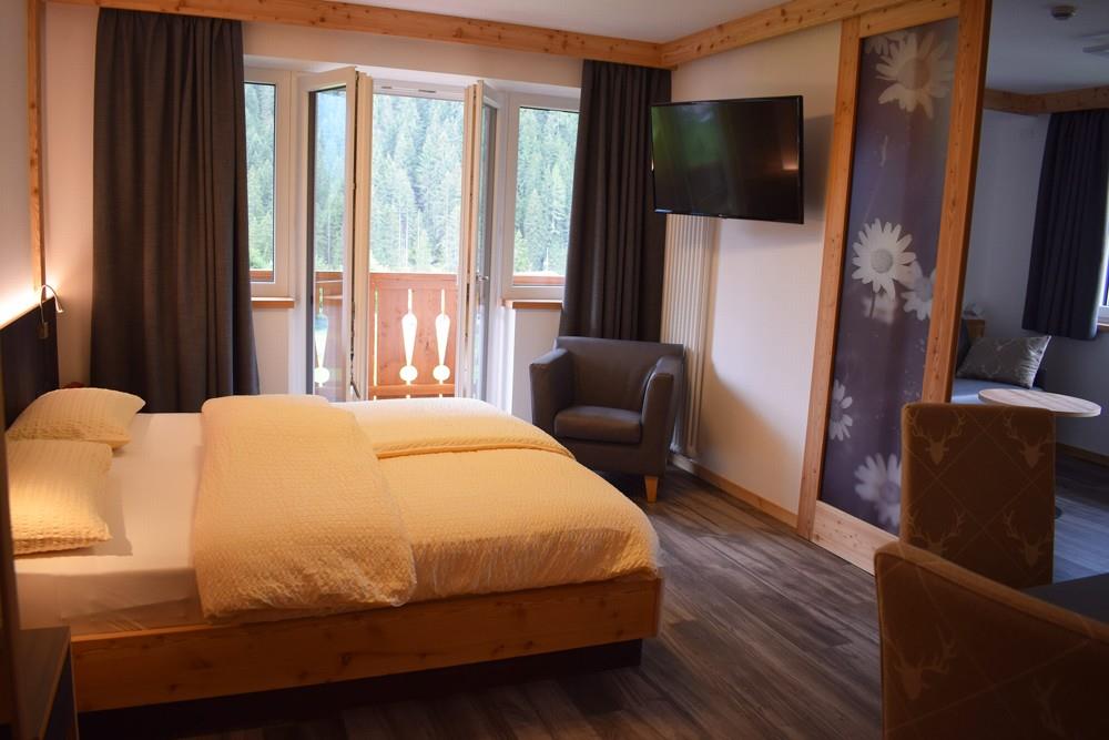 4. Hotel Crepes de Sela