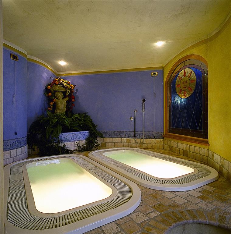 13. Hotel Crepes de Sela