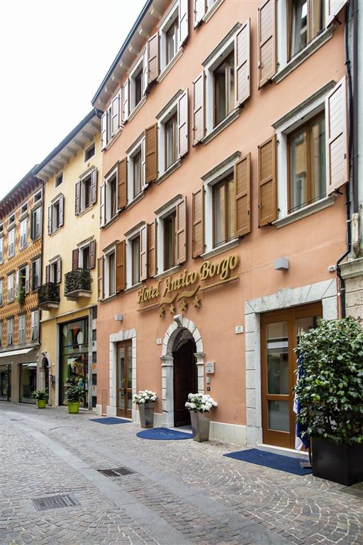 17. Hotel Antico Borgo