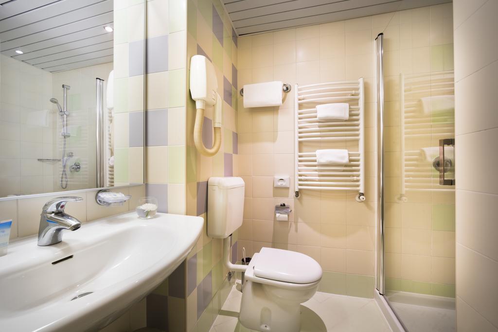 10. Hotel Miramar
