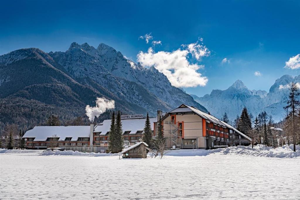 1. Hotel Kompas (se skipasem)