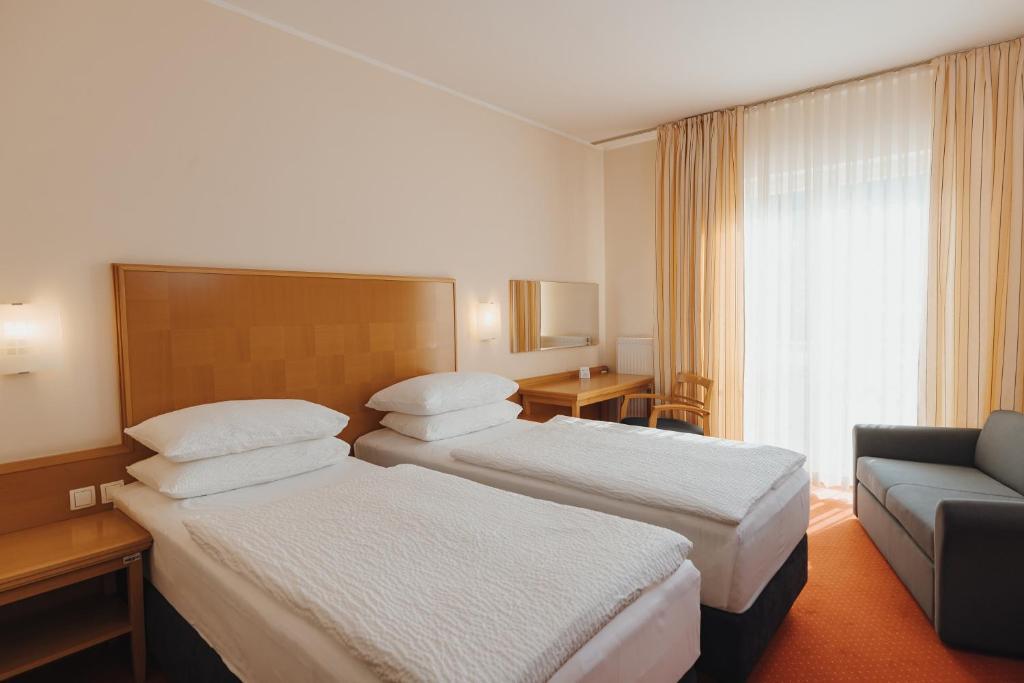 6. Ramada Hotel & Suites (se skipasem)