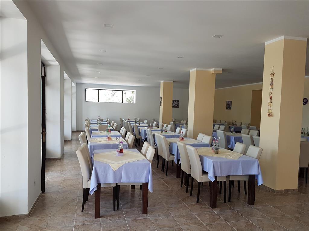 14. Hotel Oaza