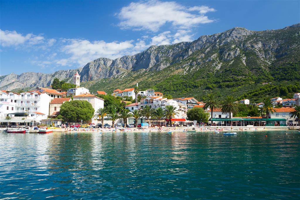 24. Hotel Oaza