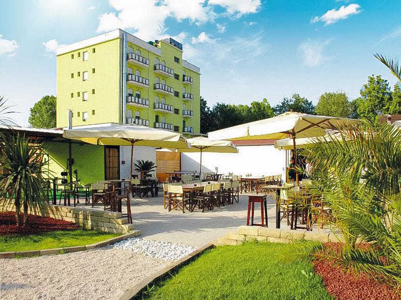 1. Hotel Sabrina
