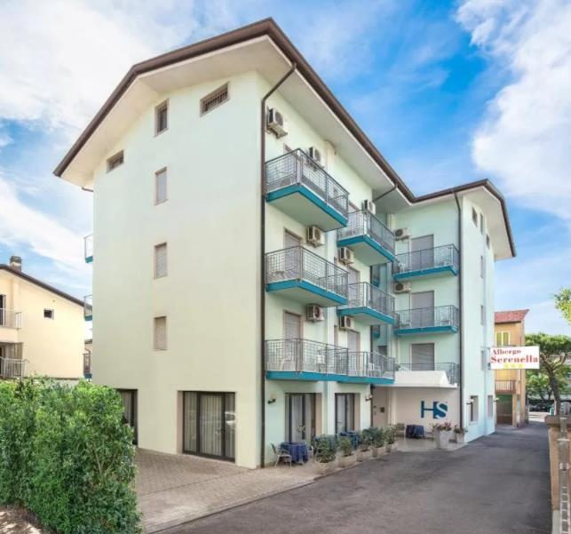 1. Hotel Serenella