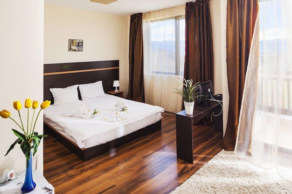 20. Hotel St George Ski & Holiday