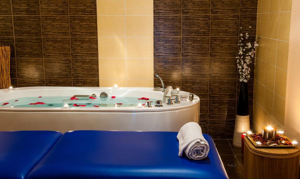 8. Hotel St George Ski & Holiday