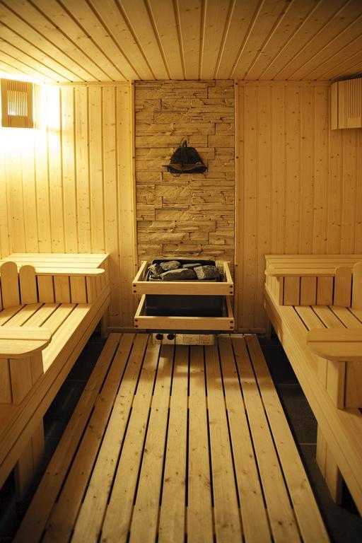 16. Hotel St George Ski & Holiday