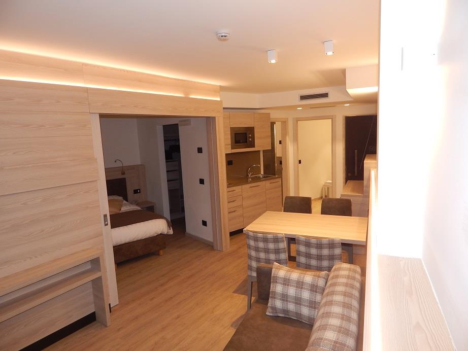6. Hotel Canada - Pinzolo (polopenze)