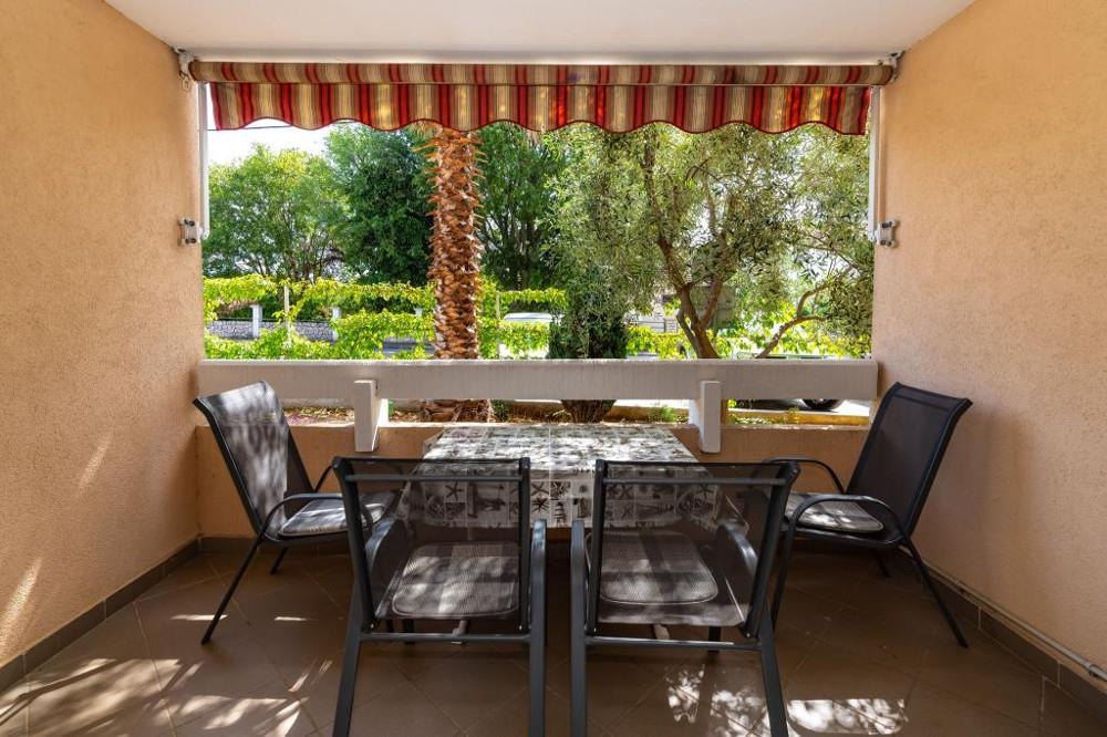 7. Apartmánový dům Emina