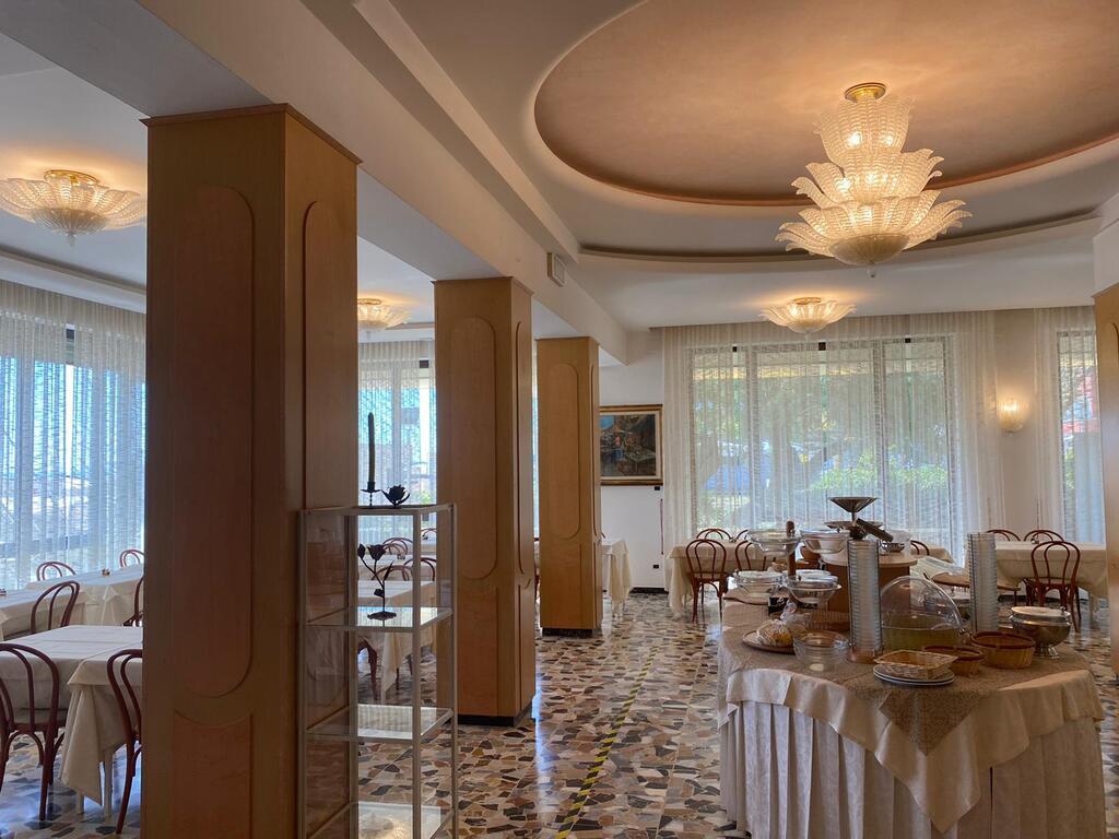 7. Hotel  Adriatica