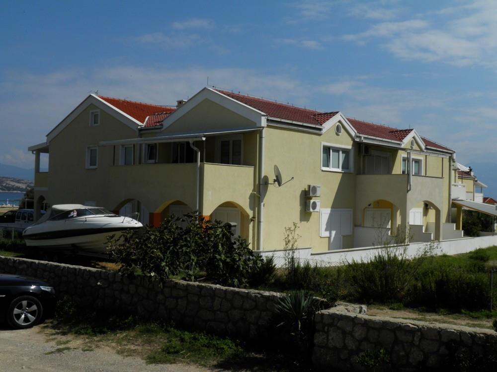 1. Apartmánový dům Žuta zgrada