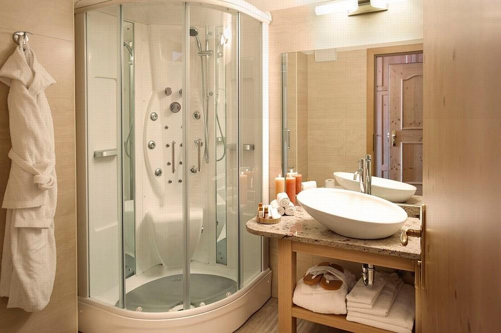 9. Sporthotel Romantic Plaza