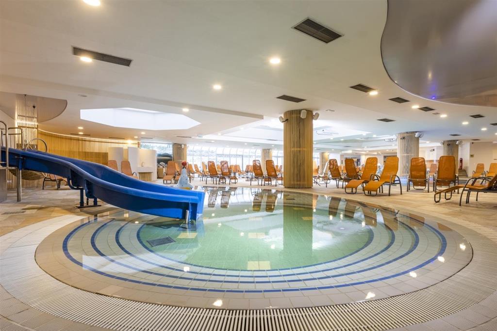 Hotelový bazén