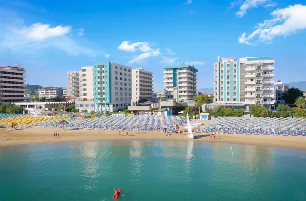 34. Bluserena Majestic s light all inclusive