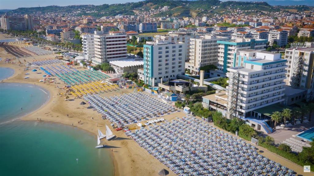 40. Bluserena Majestic s light all inclusive