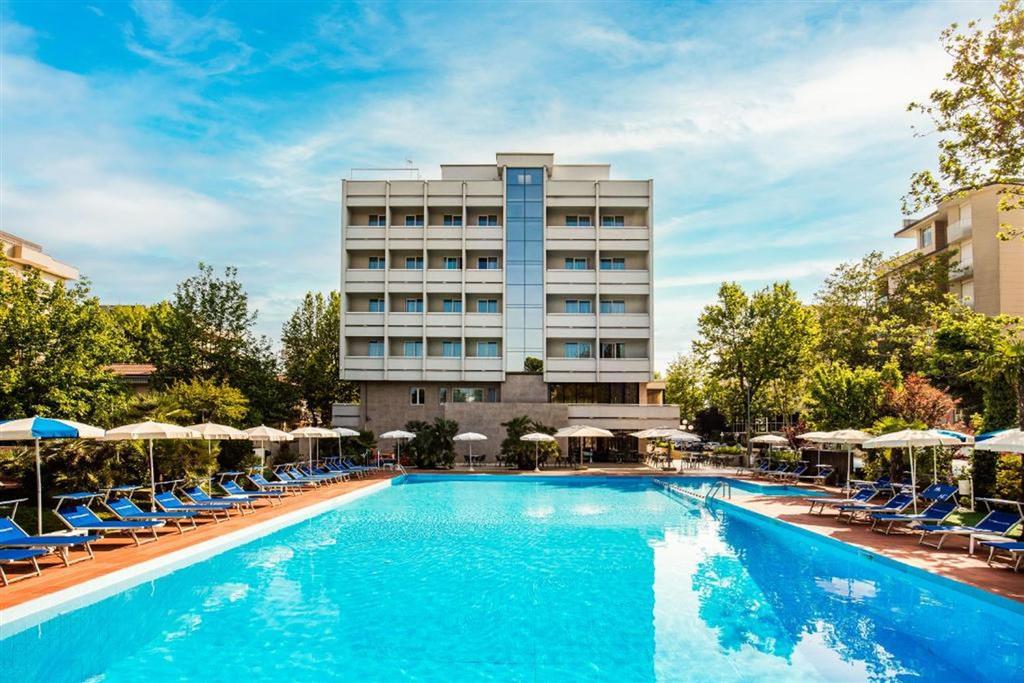 2. Hotel Ambasciatori