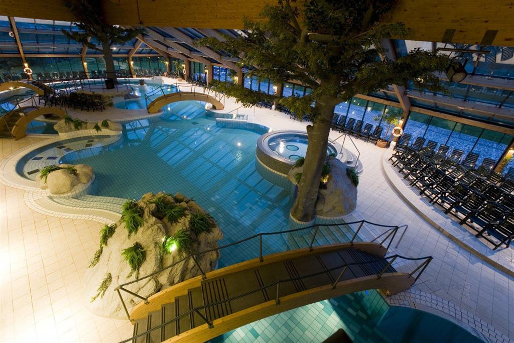 2. Hotel Eco Bohinj - lyžařský balíček s denním přejezdem, vstupem do aquaparku a polopenzí v ceně