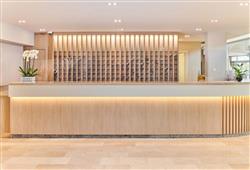 24. Hotel Plavi