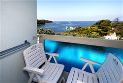 16. Hotel Plavi