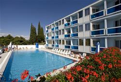 26. Hotel Plavi
