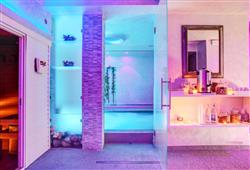 3. Hotel Ferretti Beach