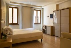4. Hotel Antico Borgo