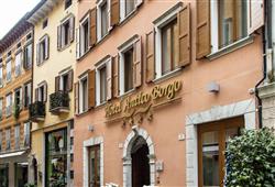 17. Hotel Antico Borgo