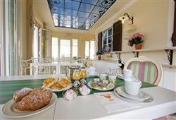 16. Hotel Mocambo