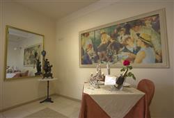 19. Hotel Mocambo
