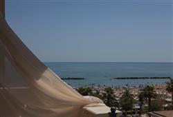 11. Hotel Mocambo