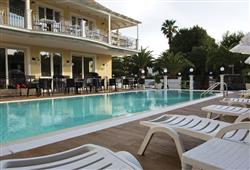 2. Hotel Mocambo
