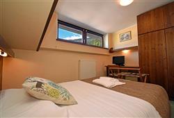 12. 5denní zájezd s dopravou, polopenzí a skipasem v ceně – hotel Comelico