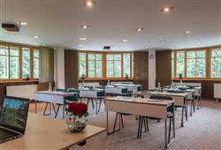 27. Hotel Ribno - lyžařský balíček s denním přejezdem, wellness a polopenzí v ceně
