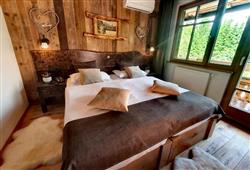9. Hotel Ribno - lyžařský balíček s denním přejezdem, wellness a polopenzí v ceně