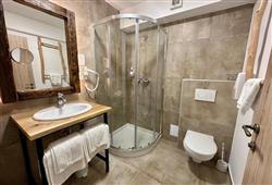 15. Hotel Ribno - lyžařský balíček s denním přejezdem, wellness a polopenzí v ceně