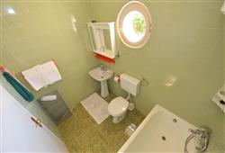 Apt 2+2