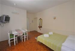 Apt 2+2