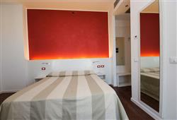 4. Hotel Aragosta