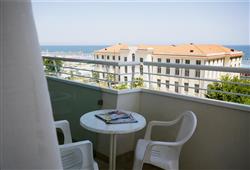 8. Hotel Aragosta